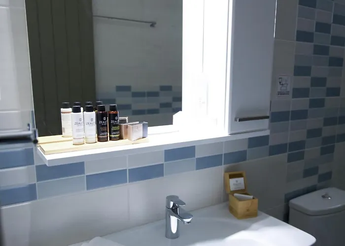 Anthemion Paros - & Vila *