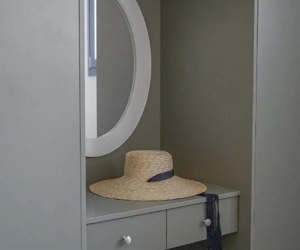 Vila Anthemion Paros - & *