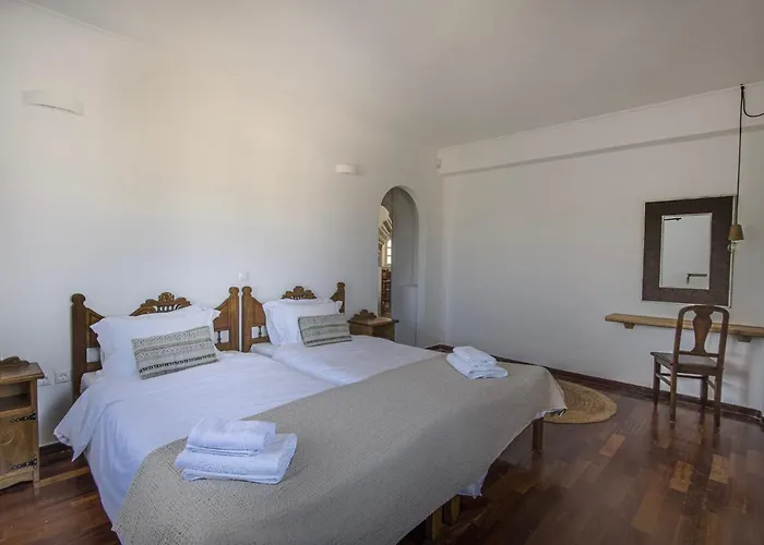 Anthemion Paros - & Vila *