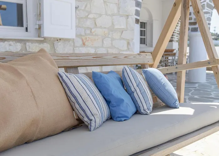 Anthemion Paros - & Vila *