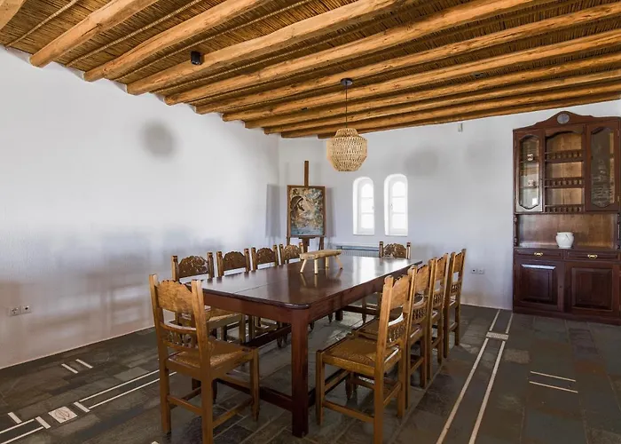 Anthemion Paros - & Vila *