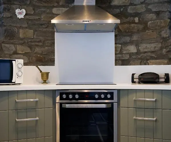 Anthemion Paros - & Vila *